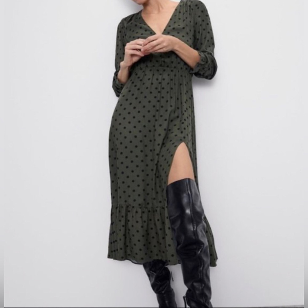 Zara Elegant side split Green Polka Dot Dress. Size medium. NWOT never worn.
